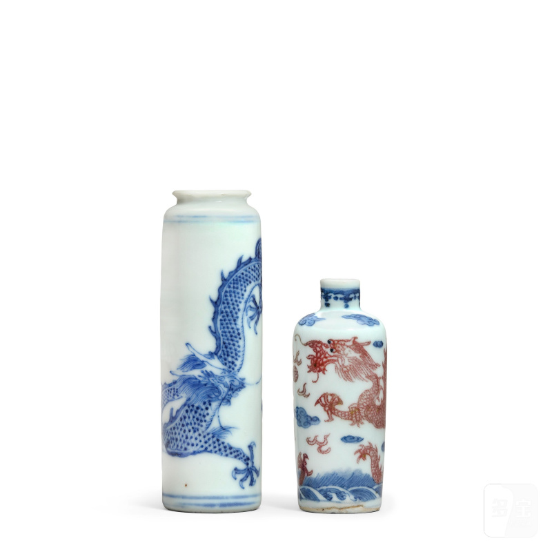 清晚期 青花龍紋鼻烟壺 | TWO BLUE AND WHITE 'DRAGON' SNUFF BOTTLES - 图3
